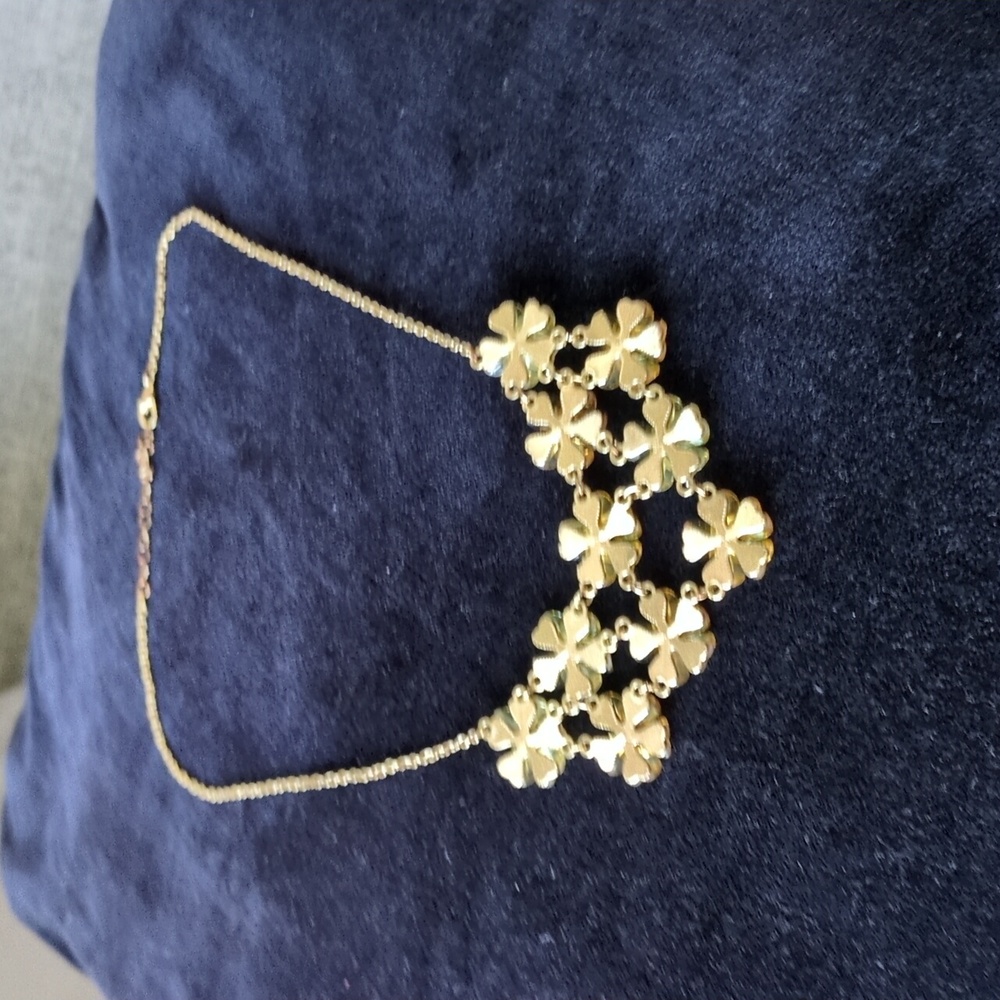 Flower Necklace - Picture 4 of 4